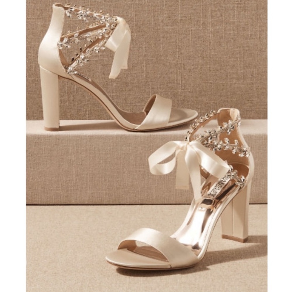 BHLDN Badgley Mischka Margot Heels
Embellished Cutouts Crystal Vines Ribbon 8.5